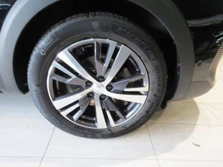 2024 Peugeot 3008 3008 1.2 PureTech Allure Pack (bj 2024), Benzine, Manueel, 30.432 km